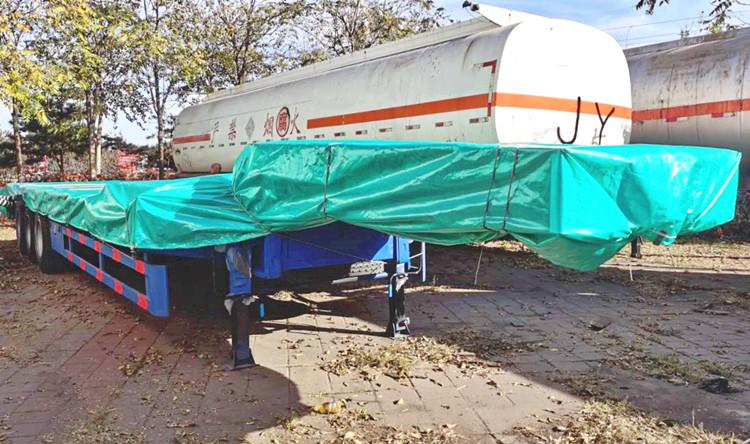 Cameroonian Customer Inspect the Lowbed Trailer Before Delivery