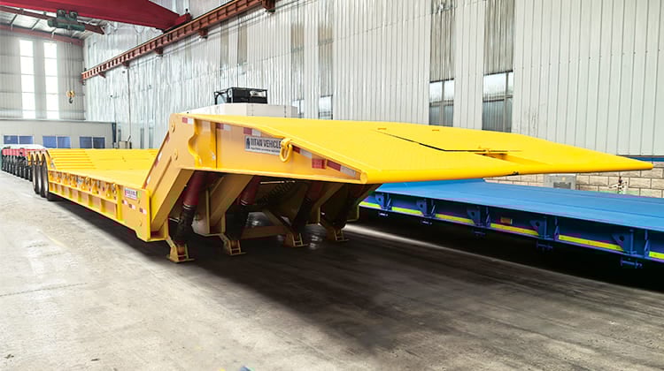 Tri Axle Folding Gooseneck Trailer for Sale in Guyana
