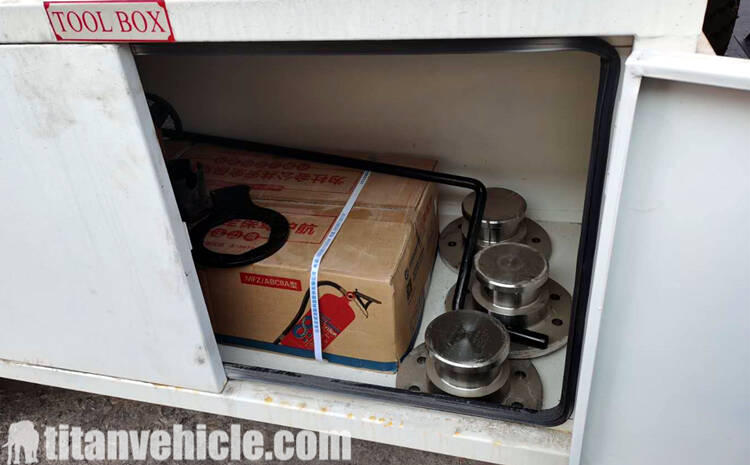 Kingpin of oil tanker truck