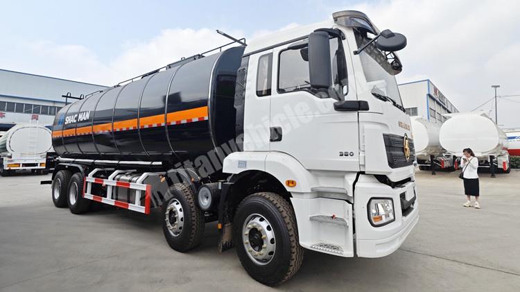 Shacman 8x4 Fuel Tanker Truck for Sale in Sierra Leone