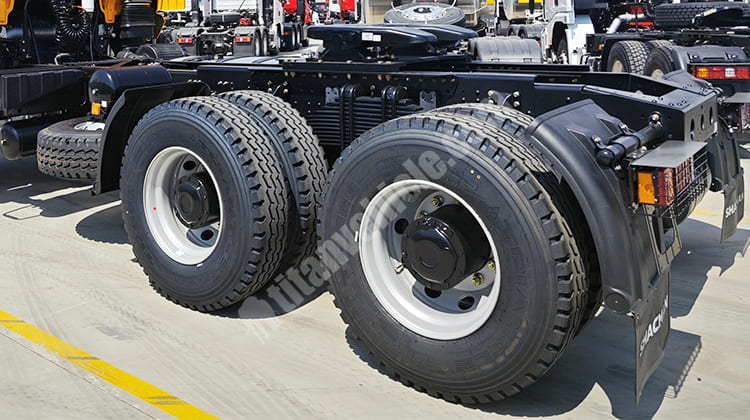 Shacman 6x4 Tractor Truck Price 430 Hp for Sale in Uganda