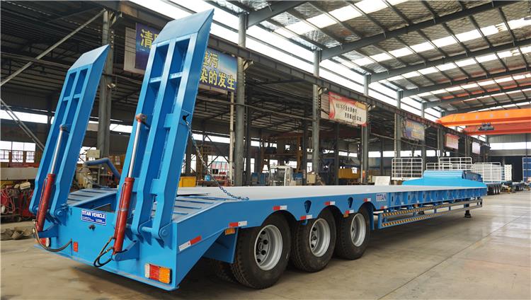 China 60 Ton Tri Axle Low Bed Trailer Manufacturers