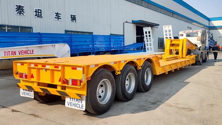 3 Axle Detach Lowboy Trailer for Sale of 50 to 60 Ton